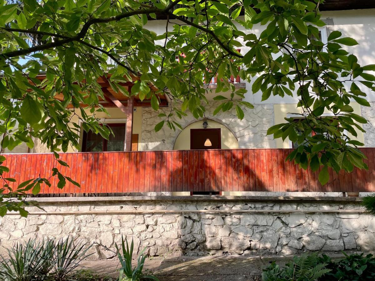 Boni Apartman Miskolc Luaran gambar